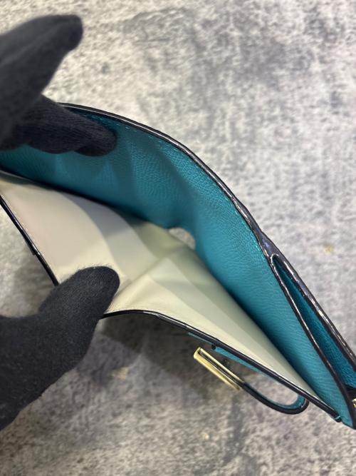 Valextra（ヴァレクストラ）Valextra (ヴァレクストラ) スナップ付き2つ折り財布 アクアマリーナの古着・服飾アイテム