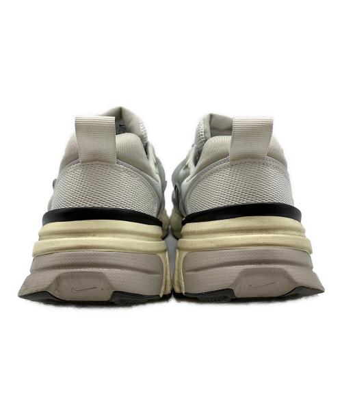 NIKE（ナイキ）NIKE (ナイキ) V2K RUN SUMMIT シルバーカラー サイズ:30の古着・服飾アイテム