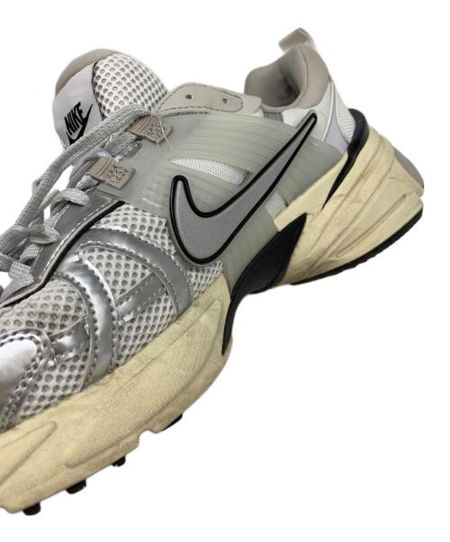 NIKE（ナイキ）NIKE (ナイキ) V2K RUN SUMMIT シルバーカラー サイズ:30の古着・服飾アイテム