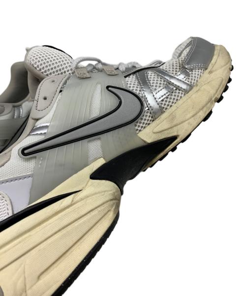 NIKE（ナイキ）NIKE (ナイキ) V2K RUN SUMMIT シルバーカラー サイズ:30の古着・服飾アイテム