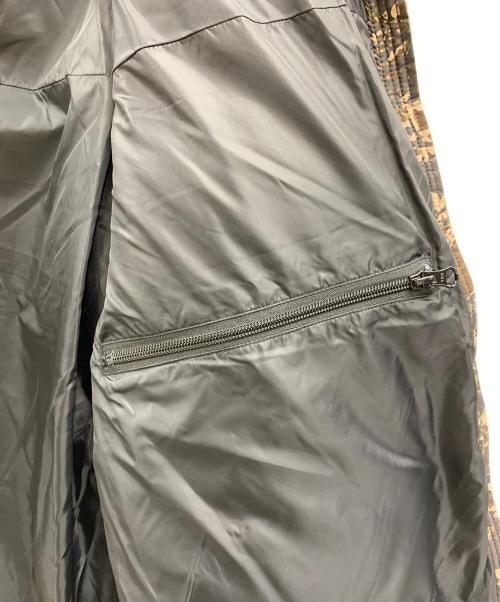 Quiksilver（クイックシルバー）Quiksilver (クイックシルバー) Quiksilver　中綿ジャケット ブラック×カーキ サイズ:XLの古着・服飾アイテム