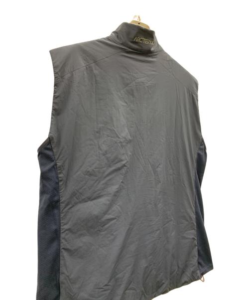 ARC'TERYX（アークテリクス）ARC'TERYX (アークテリクス) ARC'TERYX　ATOM VEST M ネイビー サイズ:XLの古着・服飾アイテム