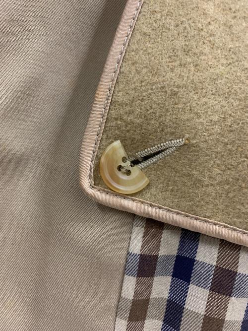 Aquascutum（アクアスキュータム）Aquascutum (アクアスキュータム) Aquascutum　ライナー付トレンチコート ベージュ サイズ:不明の古着・服飾アイテム