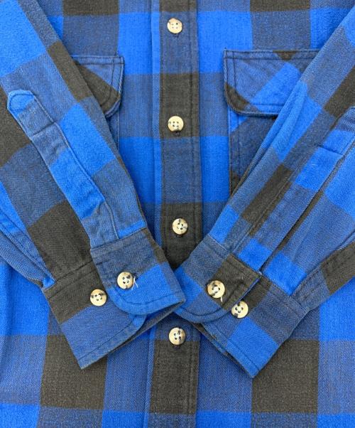 ST JOHN'S BAY（セントジョンズベイ）ST JOHN'S BAY (セントジョンズベイ) 長袖シャツ ブルー×ブラック サイズ:Sの古着・服飾アイテム