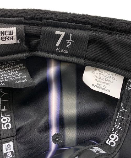 New Era（ニューエラ）New Era (ニューエラ) SUPREME (シュプリーム) New Era　Supreme　キャップ ブラック×レッドの古着・服飾アイテム