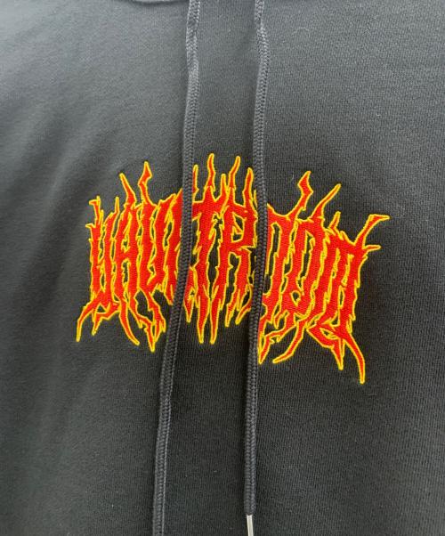 VAULTROOM（ボルトルーム）VAULTROOM (ボルトルーム) VAULTROOM　プルオーバーパーカー ブラック サイズ:Lの古着・服飾アイテム