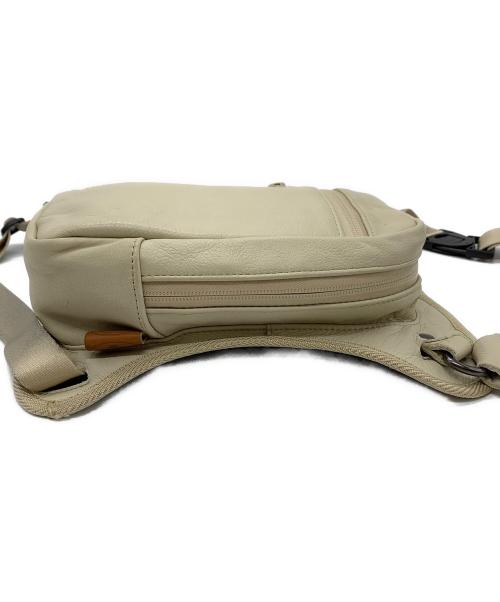 KUSHITANI（クシタニ）KUSHITANI (クシタニ) KUSHITANI　2WAYレッグバッグ アイボリーの古着・服飾アイテム