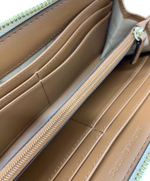 MICHAEL KORS（マイケル・コース）MICHAEL KORS (マイケル・コース) MICHAEL KORS　ラウンドファスナー財布 アイボリーの古着・服飾アイテム