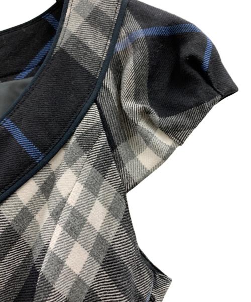 BURBERRY BLUE LABEL（バーバリー ブルー レーベル）BURBERRY BLUE LABEL (バーバリー ブルー レーベル) BURBERRY BLUE LABEL　ノースリーブワンピース ブラック サイズ:38の古着・服飾アイテム