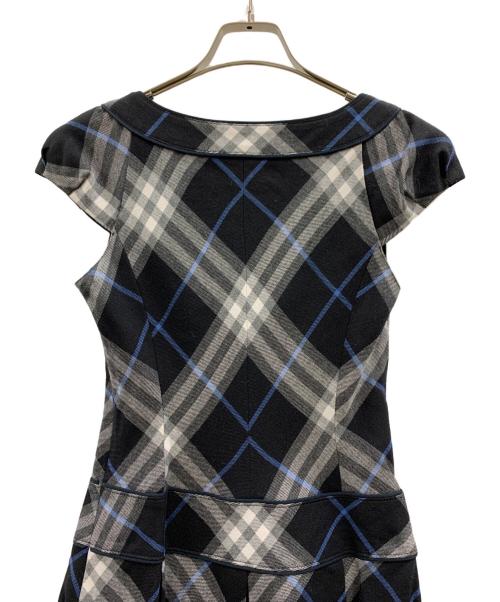 BURBERRY BLUE LABEL（バーバリー ブルー レーベル）BURBERRY BLUE LABEL (バーバリー ブルー レーベル) BURBERRY BLUE LABEL　ノースリーブワンピース ブラック サイズ:38の古着・服飾アイテム