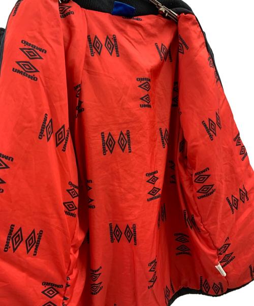 UMBRO（アンブロ）UMBRO (アンブロ) UMBRO　古着 マンチェスターユナイテッド　ブルゾン ブラック×レッド サイズ:Mの古着・服飾アイテム