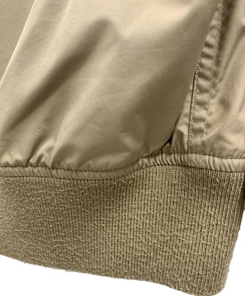 ALPHA INDUSTRIES（アルファインダストリーズ）ALPHA INDUSTRIES (アルファインダストリーズ) ALPHA INDUSTRIES　フライトジャケット カーキ サイズ:Mの古着・服飾アイテム