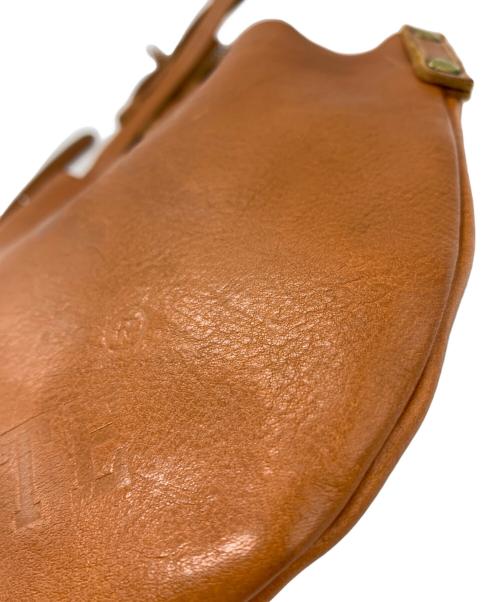 IL BISONTE（イル ビゾンテ）IL BISONTE (イル ビゾンテ) IL BISONTE　ショルダーバッグ キャメルの古着・服飾アイテム