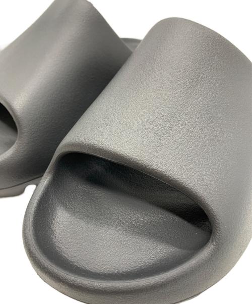 adidas（アディダス）adidas (アディダス) YEEZY Slide　adidas　サンダル ブラック サイズ:27.5ｃｍの古着・服飾アイテム