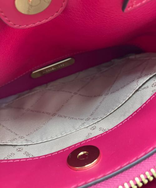 MICHAEL KORS（マイケル・コース）MICHAEL KORS (マイケル・コース) MICHAEL KORS　2WAYバッグ ショッキングピンク×ホワイトの古着・服飾アイテム
