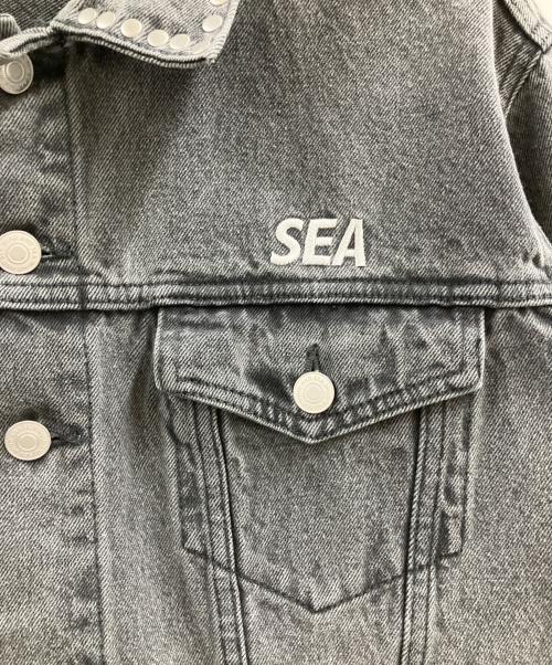 WIND AND SEA（ウィンダンシー）WIND AND SEA (ウィンダンシー) WIND AND SEA　STUDDED DENIM JACKET チャコールグレー サイズ:Mの古着・服飾アイテム