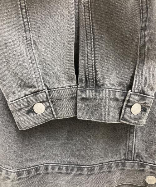 WIND AND SEA（ウィンダンシー）WIND AND SEA (ウィンダンシー) WIND AND SEA　STUDDED DENIM JACKET チャコールグレー サイズ:Mの古着・服飾アイテム