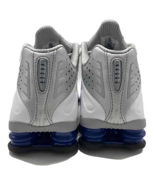 NIKE（ナイキ）NIKE (ナイキ) SHOX R4 ホワイト×シルバー サイズ:US8の古着・服飾アイテム