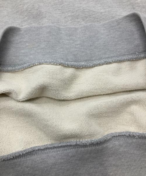 PALACE（パレス）PALACE (パレス) PALACE GATED COMMUNITY CREW グレー サイズ:Mの古着・服飾アイテム