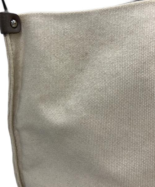 IACUCCI（イアクッチ）IACUCCI (イアクッチ) IACUCCI　SORBETTO　トートバッグ ベージュの古着・服飾アイテム