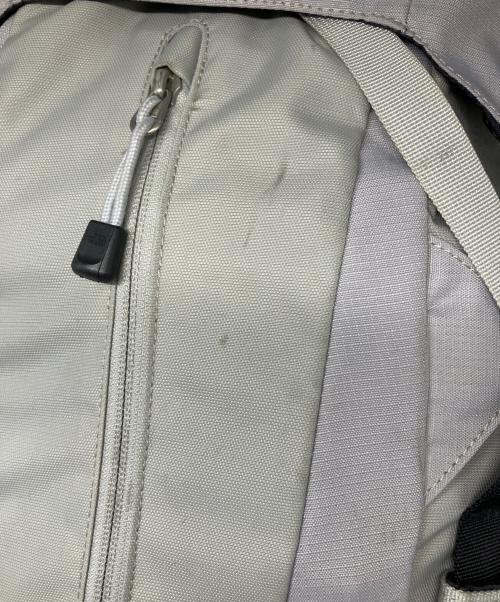 THE NORTH FACE（ザ ノース フェイス）THE NORTH FACE (ザ ノース フェイス) THE NORTH FACE　バックパック グレーの古着・服飾アイテム