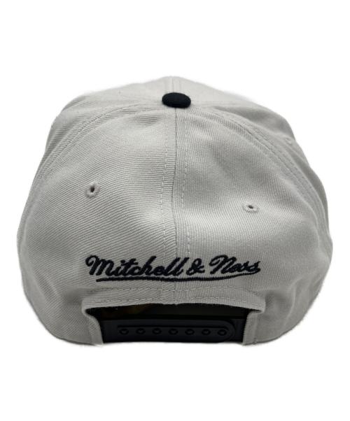 MITCHELL & NESS（ミッチェルアンドネス）MITCHELL & NESS (ミッチェルアンドネス) MITCHELL & NESS　キャップ グレーの古着・服飾アイテム