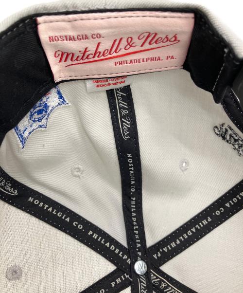 MITCHELL & NESS（ミッチェルアンドネス）MITCHELL & NESS (ミッチェルアンドネス) MITCHELL & NESS　キャップ グレーの古着・服飾アイテム