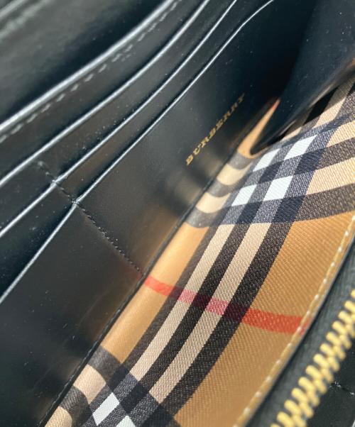 BURBERRY（バーバリー）BURBERRY (バーバリー) BURBERRY　ラウンドファスナー財布 ブラウンの古着・服飾アイテム