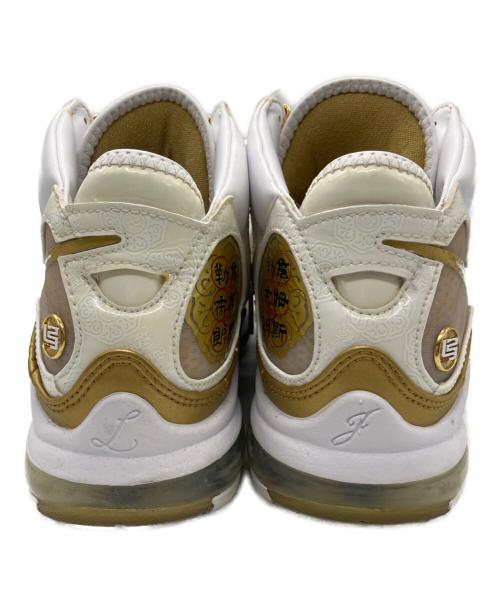NIKE（ナイキ）NIKE (ナイキ) NIKE　LEBRON 7 QS ホワイト×ゴールド サイズ:24.5ｃｍの古着・服飾アイテム