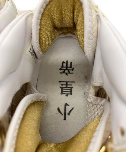 NIKE（ナイキ）NIKE (ナイキ) NIKE　LEBRON 7 QS ホワイト×ゴールド サイズ:24.5ｃｍの古着・服飾アイテム
