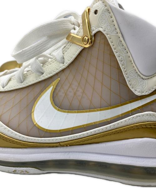 NIKE（ナイキ）NIKE (ナイキ) NIKE　LEBRON 7 QS ホワイト×ゴールド サイズ:24.5ｃｍの古着・服飾アイテム