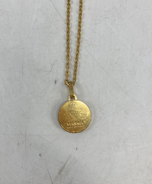 VERSACE（ヴェルサーチェ）VERSACE (ヴェルサーチェ) メドゥーサネックレス ゴールドの古着・服飾アイテム