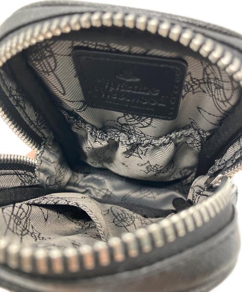 Vivienne Westwood（ヴィヴィアンウエストウッド）Vivienne Westwood (ヴィヴィアンウエストウッド) Vivienne Westwood　ポーチ ブラックの古着・服飾アイテム