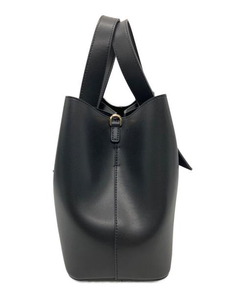 CHARLES & KEITH（チャールズアンドキース）CHARLES & KEITH (チャールズアンドキース) CHARLES & KEITH　シャナイアトートバッグ ブラックの古着・服飾アイテム