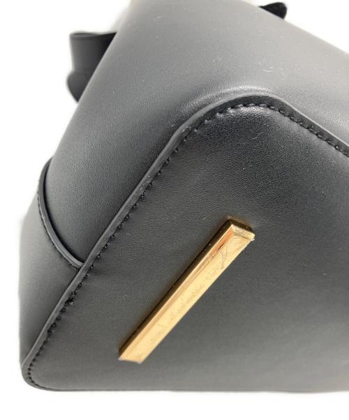 CHARLES & KEITH（チャールズアンドキース）CHARLES & KEITH (チャールズアンドキース) CHARLES & KEITH　シャナイアトートバッグ ブラックの古着・服飾アイテム