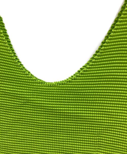 me ISSEY MIYAKE（ミーイッセイ ミヤケ）me ISSEY MIYAKE (ミーイッセイ ミヤケ) ボックスプリーツノースリーブカットソー グリーン サイズ:FREEの古着・服飾アイテム