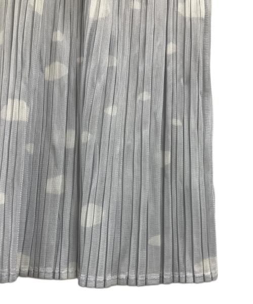 PLEATS PLEASE（プリーツプリーズ）PLEATS PLEASE (プリーツプリーズ) ノースリーブ・キャミソールワンピース グレー サイズ:4の古着・服飾アイテム