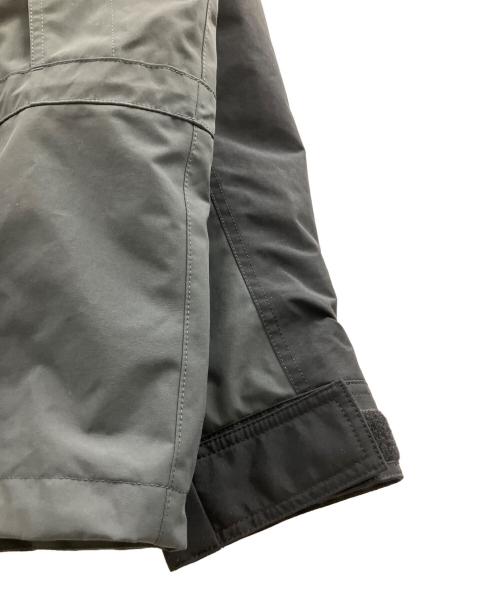 THE NORTH FACE（ザ ノース フェイス）THE NORTH FACE (ザ ノース フェイス) Mountain Light Jacket グレー×ブラック サイズ:XLの古着・服飾アイテム