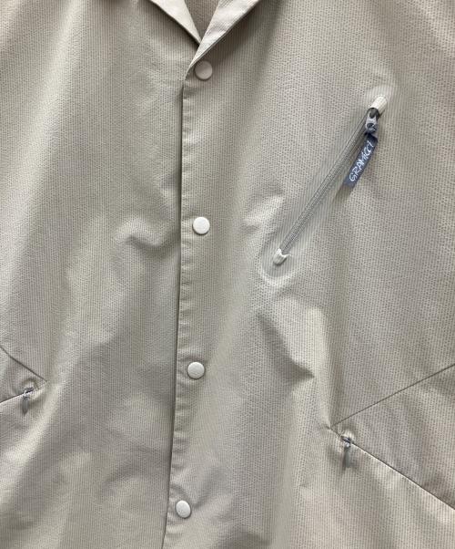 GRAMICCI（グラミチ）GRAMICCI (グラミチ) 半袖シャツ ベージュ サイズ:Lの古着・服飾アイテム