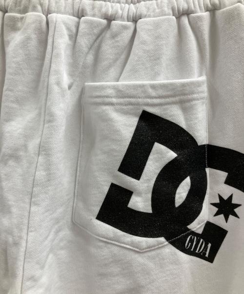 DC SHOE CO.USA（ディーシー シューコー ユーエスエー）DC SHOE CO.USA (ディーシー シューコー ユーエスエー) GYDA (ジェイダ) ダメージ加工スウェットパンツ ホワイト サイズ:FREE 未使用品の古着・服飾アイテム