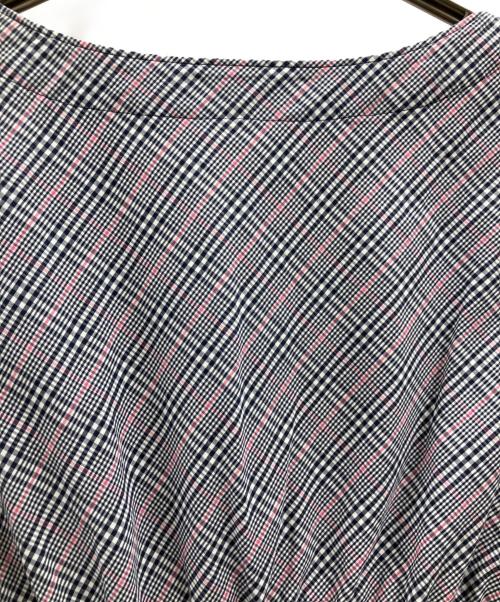 BURBERRY BLUE LABEL（バーバリー ブルー レーベル）BURBERRY BLUE LABEL (バーバリー ブルー レーベル) BURBERRY BLUE LABEL　半袖ブラウス ブラック サイズ:38の古着・服飾アイテム
