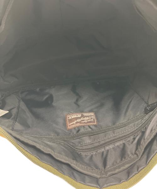 AVIREX（アヴィレックス）AVIREX (アヴィレックス) ショルダーバッグ カーキの古着・服飾アイテム