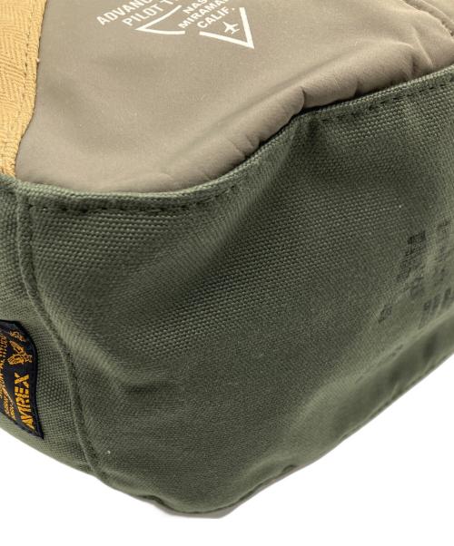 AVIREX（アヴィレックス）AVIREX (アヴィレックス) ショルダーバッグ カーキの古着・服飾アイテム