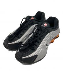 NIKE（ナイキ）の古着「Shox R4 "Black/Bright Mandarin"」｜グレー