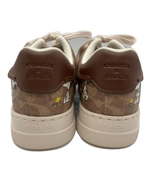 COACH（コーチ）COACH (コーチ) PEANUTS (ピーナッツ) COACH 	PEANUTS スニーカー ベージュ サイズ:25.5㎝の古着・服飾アイテム