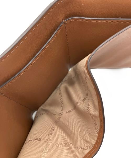 MICHAEL KORS（マイケルコース）MICHAEL KORS (マイケルコース) MICHAEL KORS　3つ折り財布 ベージュ×ブラウンの古着・服飾アイテム