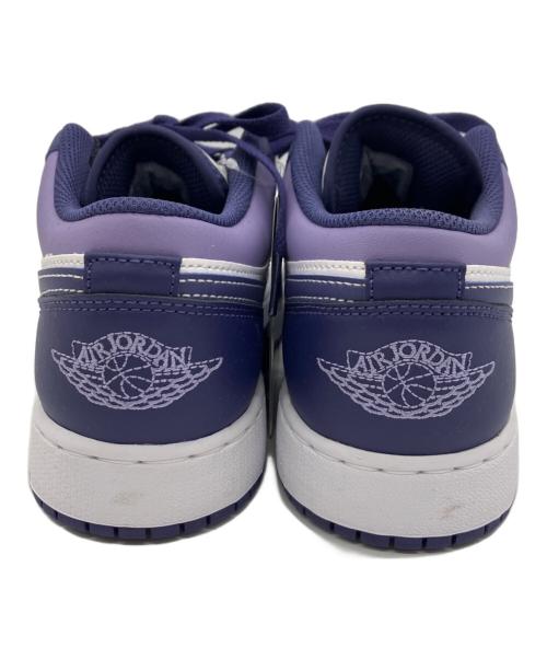 NIKE（ナイキ）NIKE (ナイキ) NIKE　ローカットスニーカー パープル×ホワイト サイズ:24.5㎝ 未使用品の古着・服飾アイテム