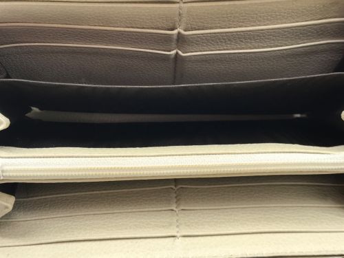 GUCCI（グッチ）GUCCI (グッチ) ラウンドファスナーウォレット アイボリーの古着・服飾アイテム