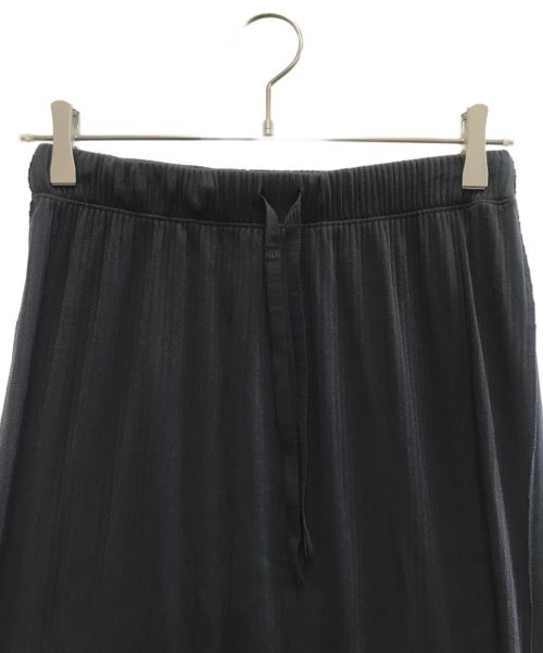 ISSEY MIYAKE（イッセイミヤケ）ISSEY MIYAKE (イッセイミヤケ) パンチング切替スカート ブラック サイズ:5の古着・服飾アイテム