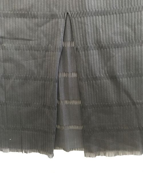 ISSEY MIYAKE（イッセイミヤケ）ISSEY MIYAKE (イッセイミヤケ) パンチング切替スカート ブラック サイズ:5の古着・服飾アイテム